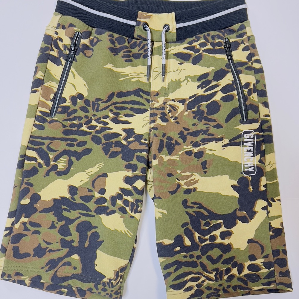 COPY - Givenchy Boy’s Camo shorts